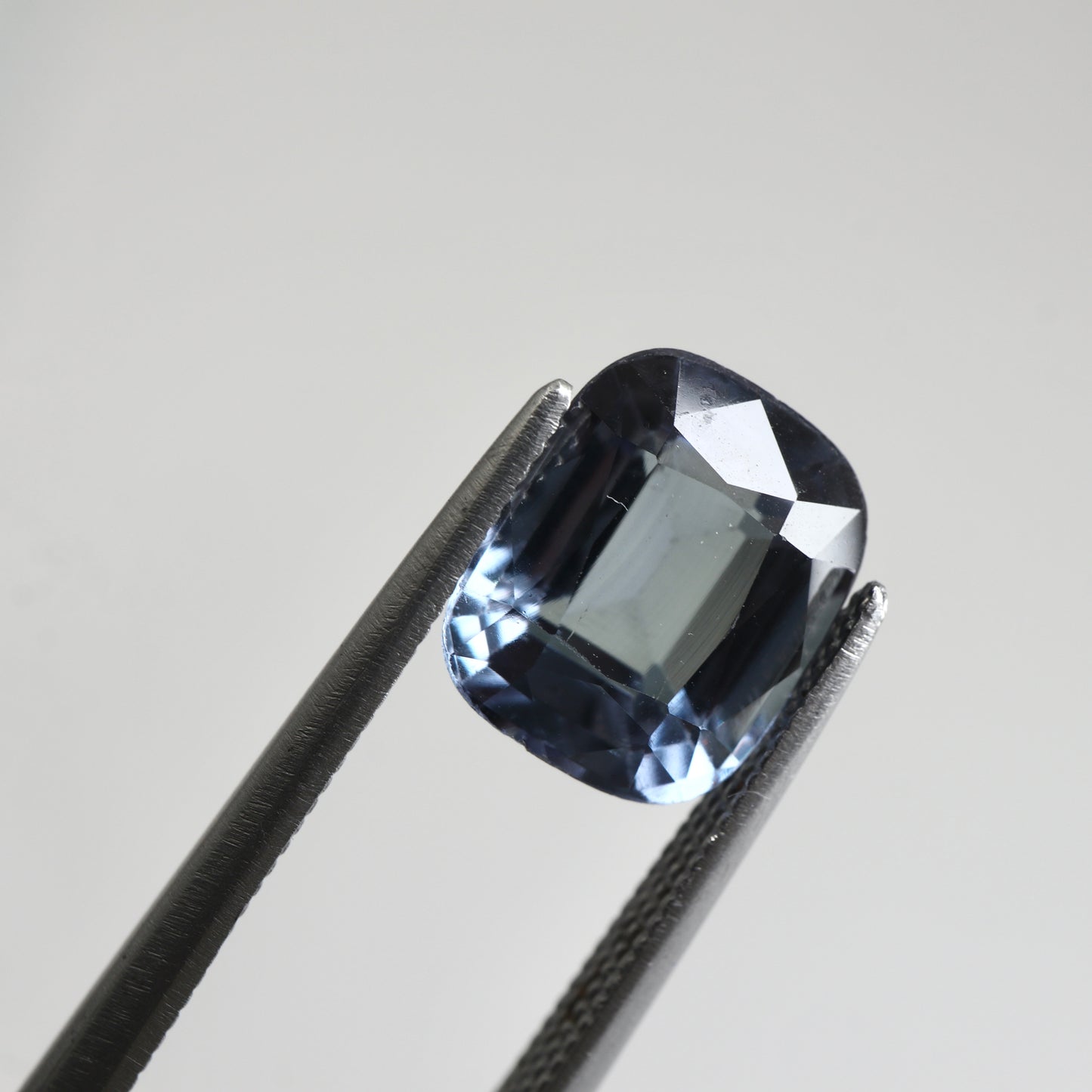 【シンセティックサファイア2.5ct】【J059】