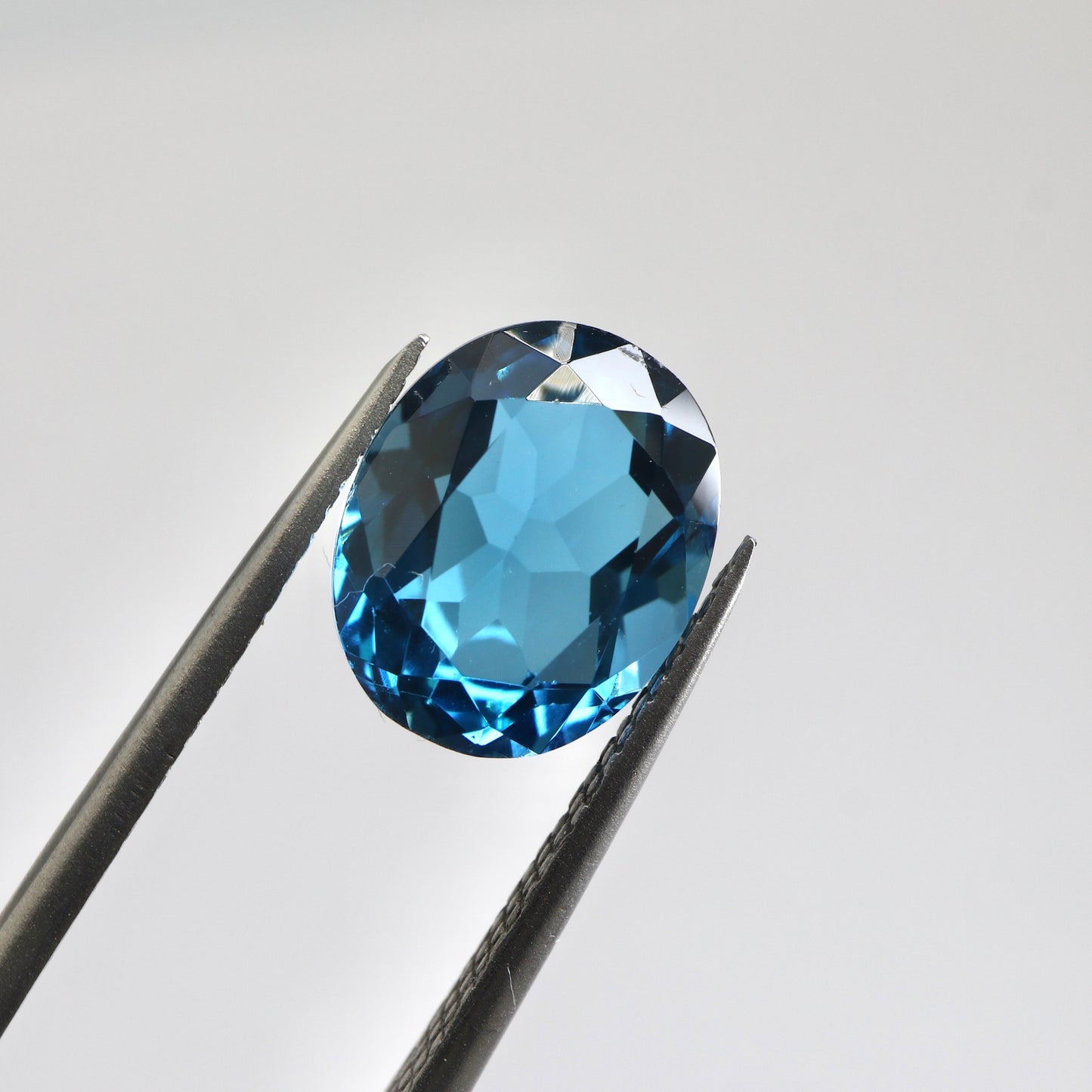 【ブルートパーズ3.45ct】【E008】
