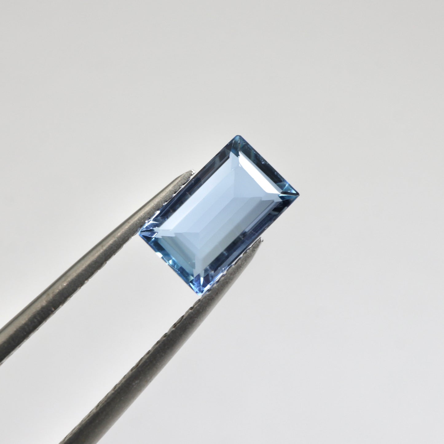 【アクアマリン(サンタマリア)0.941ct】【E019】
