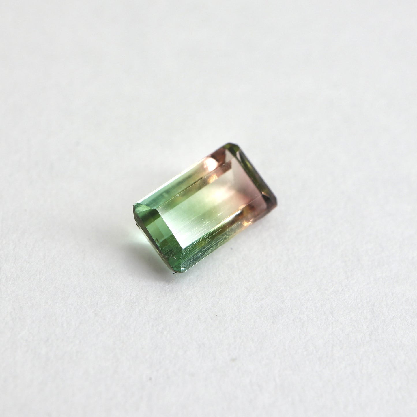 【パーティカラートルマリン0.6ct】【E041】