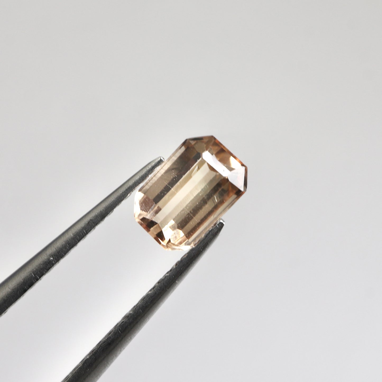【インペリアルトパーズ0.72ct】【E047】