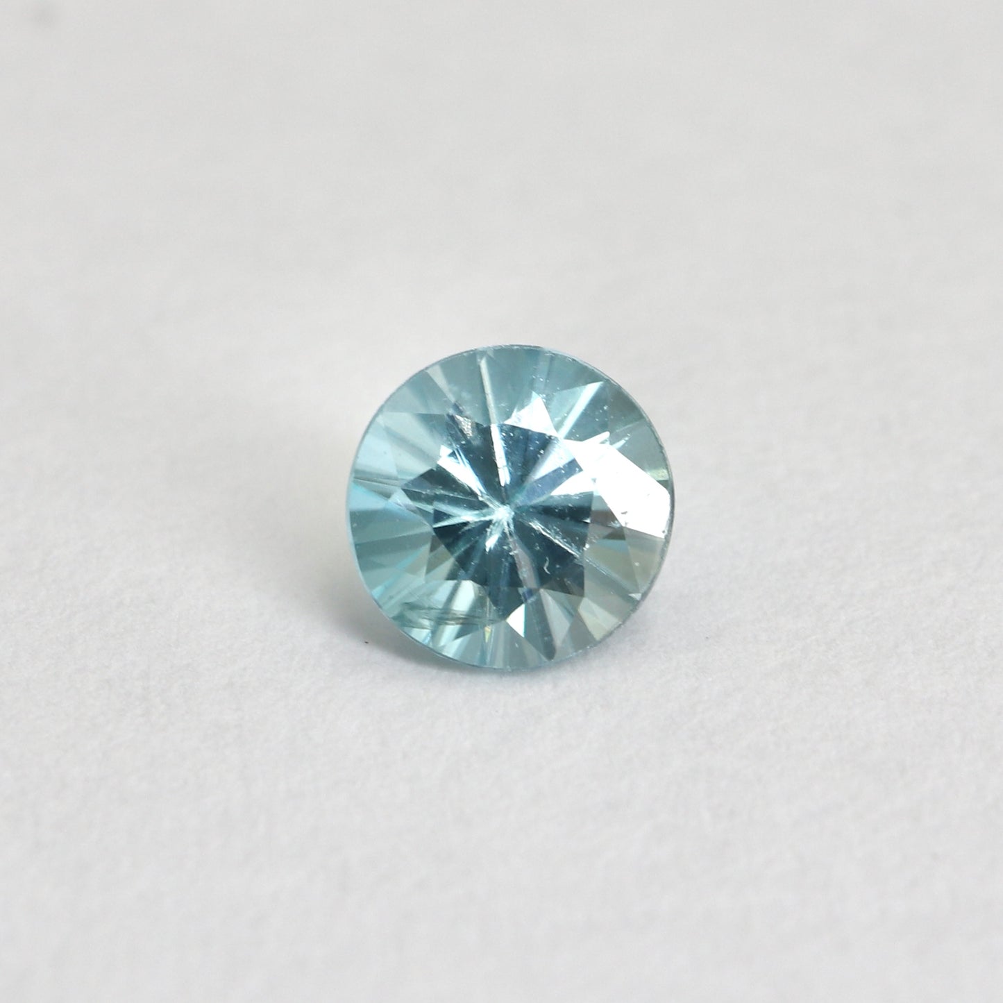 【ジルコン0.69ct】【E051】