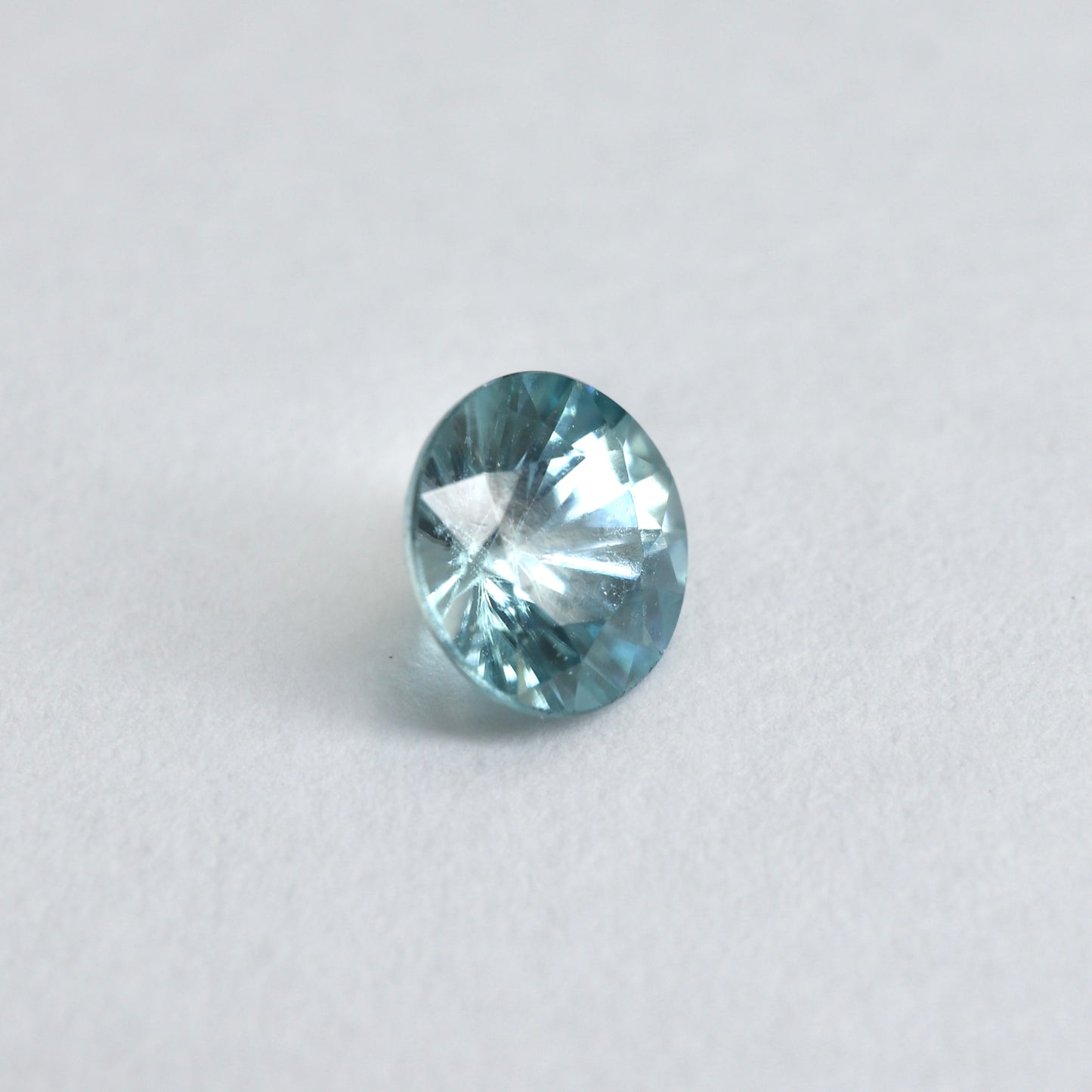 【ジルコン0.69ct】【E051】
