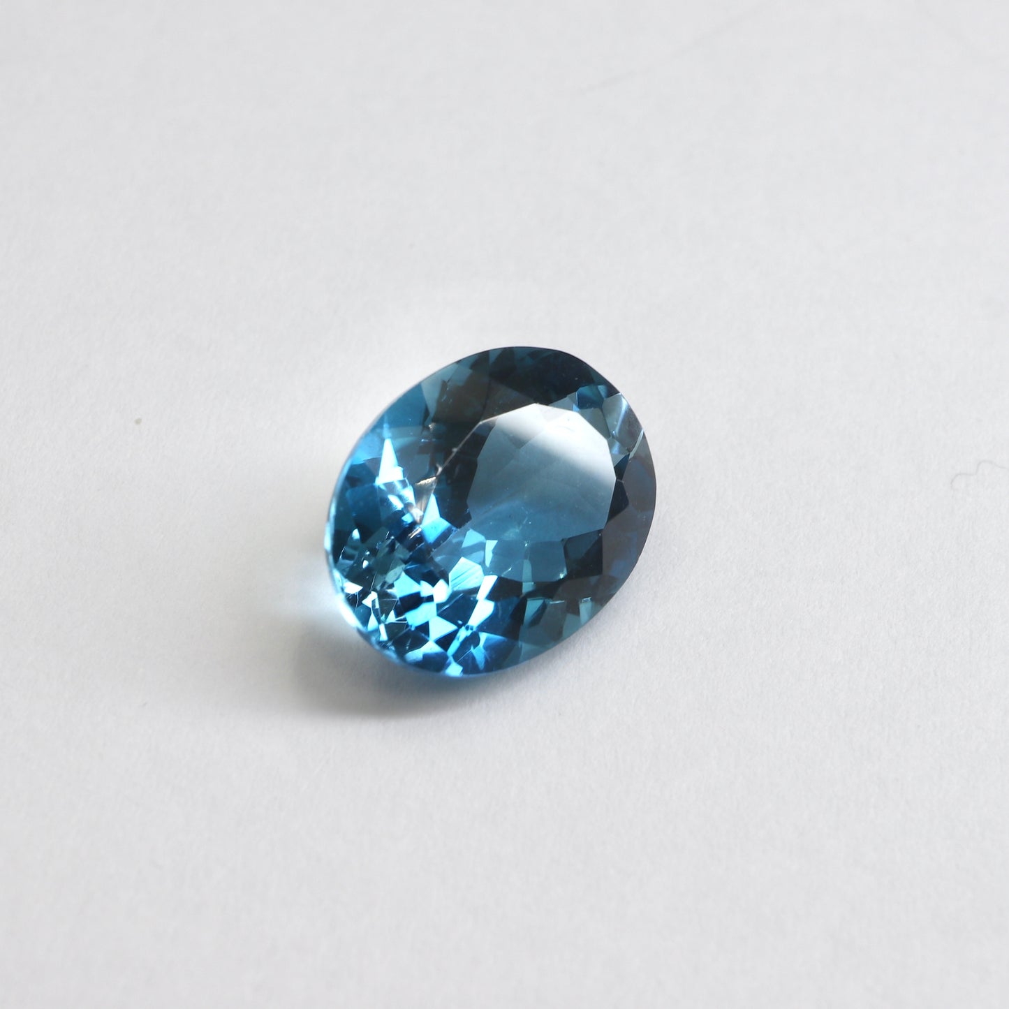 【ブルートパーズ10.37ct】【D038】