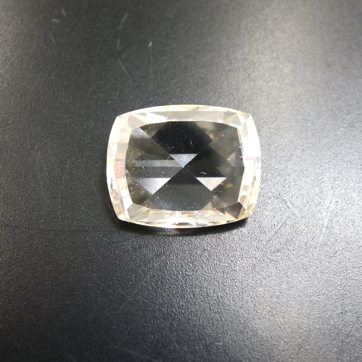 【シンセティックモアサナイト4.166ct】【O103】