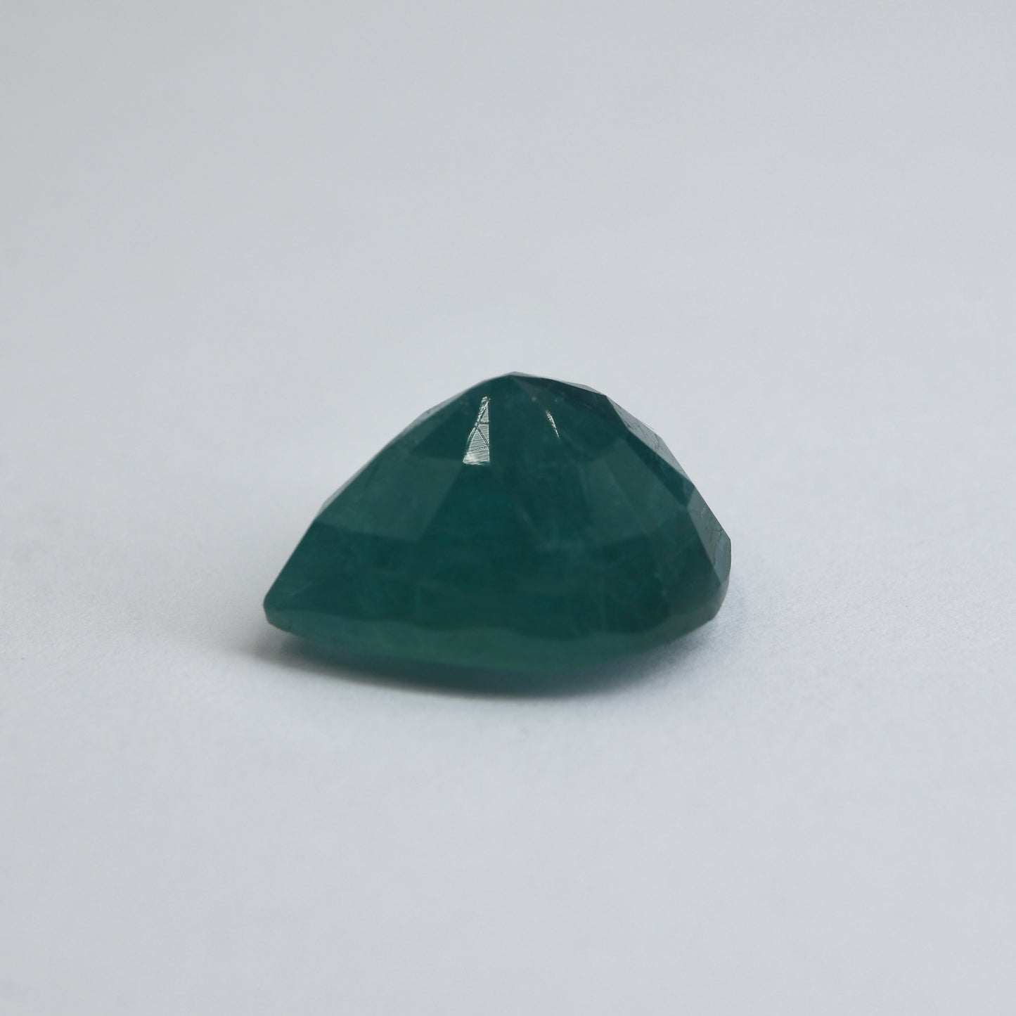 【天然グランディディエライト6.38ct】【O083】