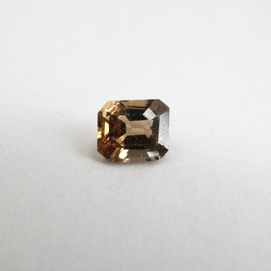 【アキシナイト0.188ct】【J042】