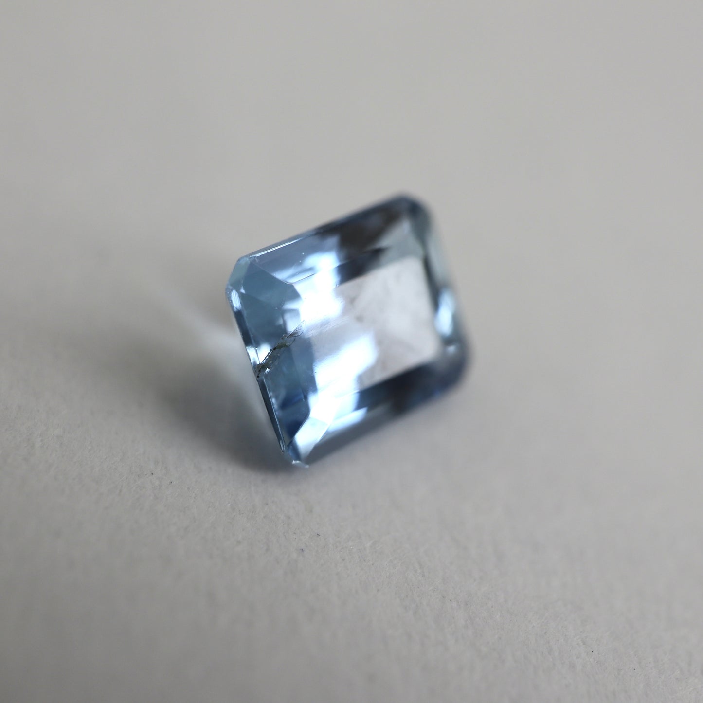 【アクアマリン（サンタマリア）0.363ct】【J085】