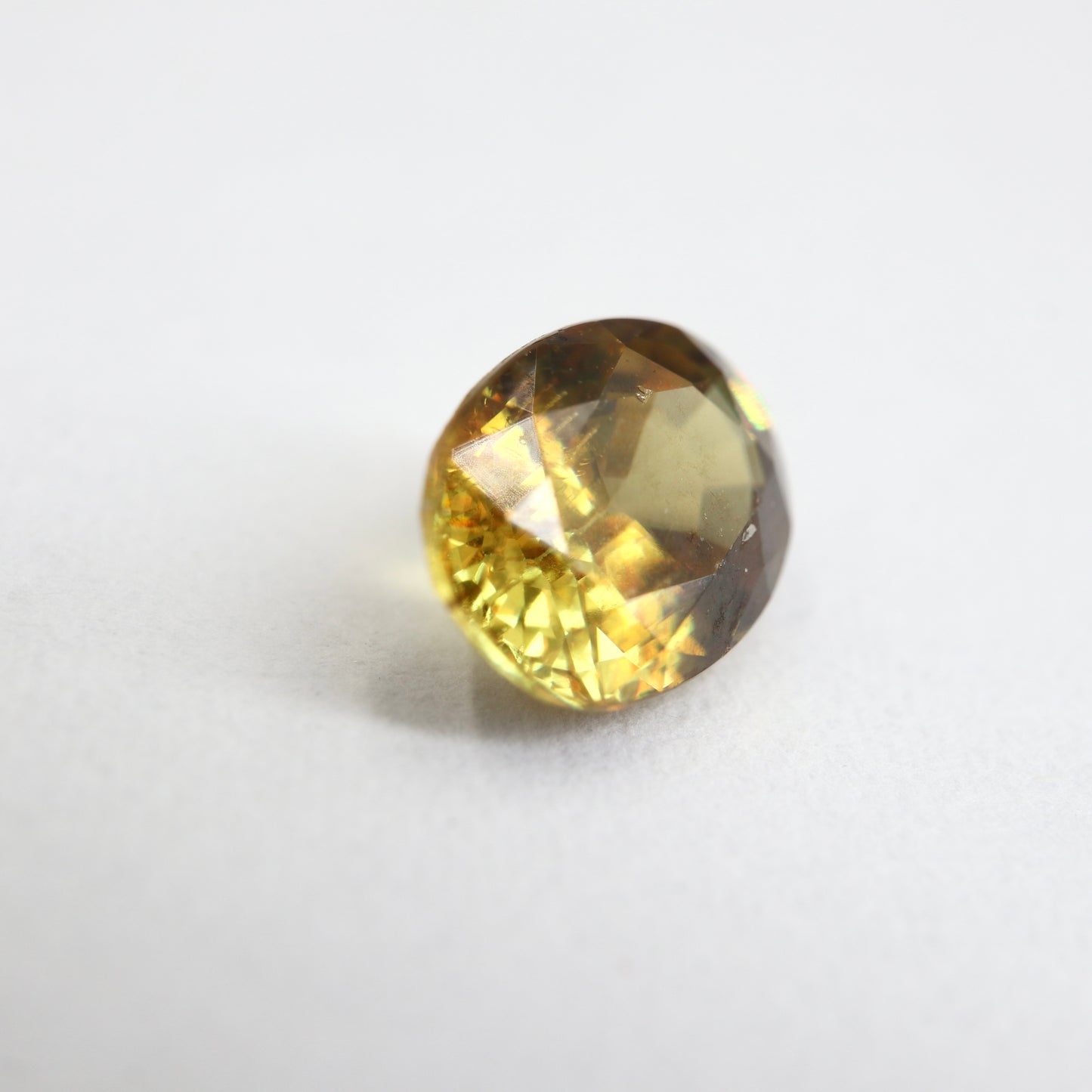 【スフェーン0.825ct】【M071】