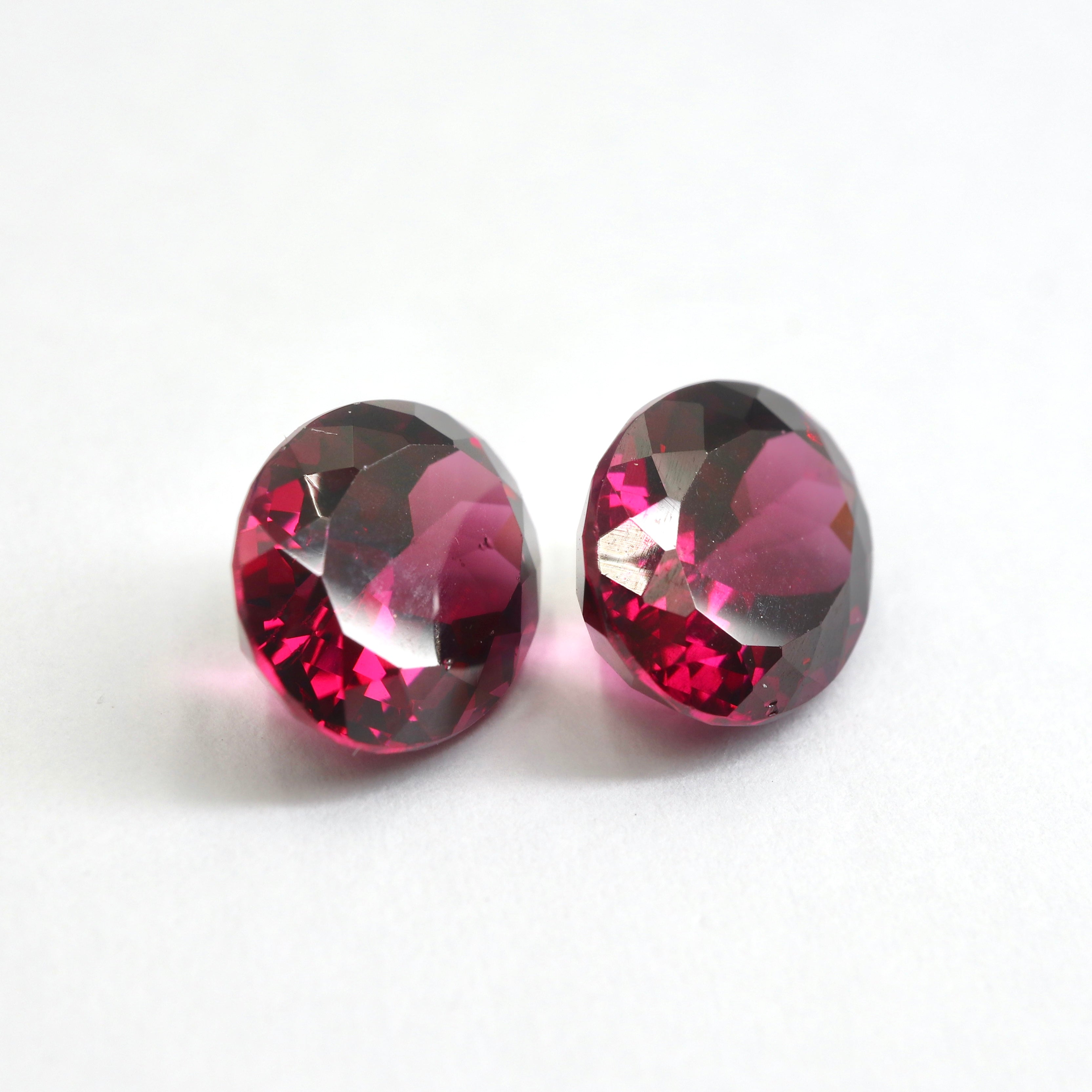 【ギフト推奨】英国王室ルビー (人工)ガーネットレッド ギフト推奨】英国王室ルビー (人工)ガーネットレッド