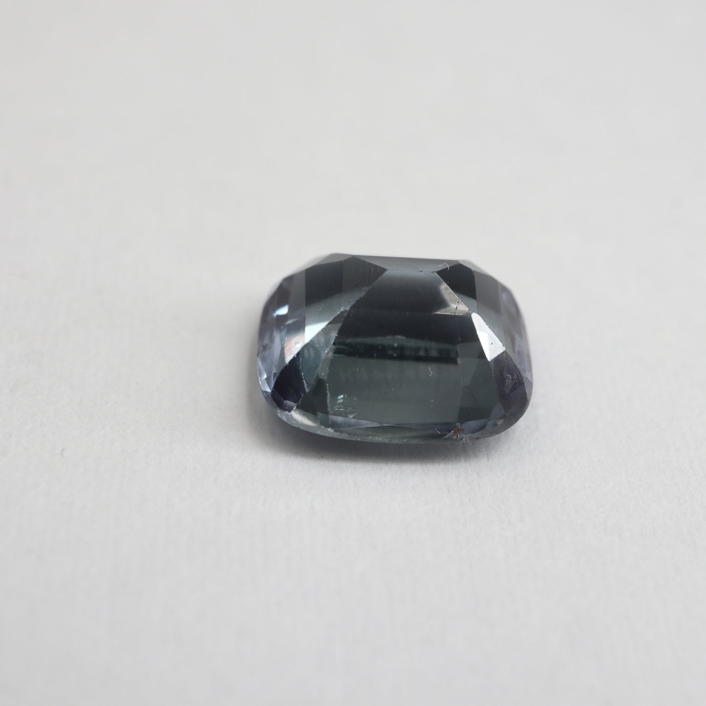 【シンセティックサファイア2.5ct】【J059】
