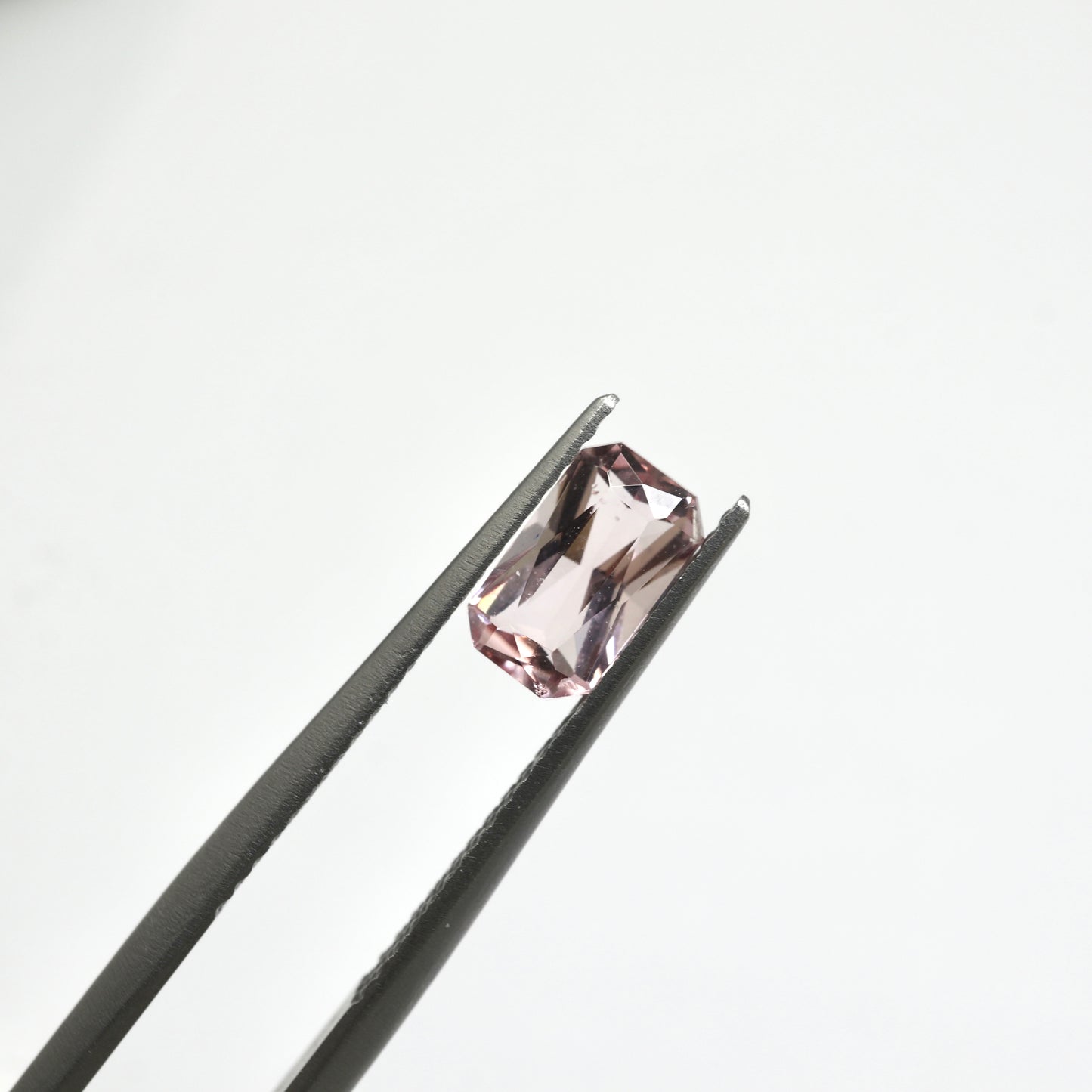 【モルガナイト0.87ct】【N022】