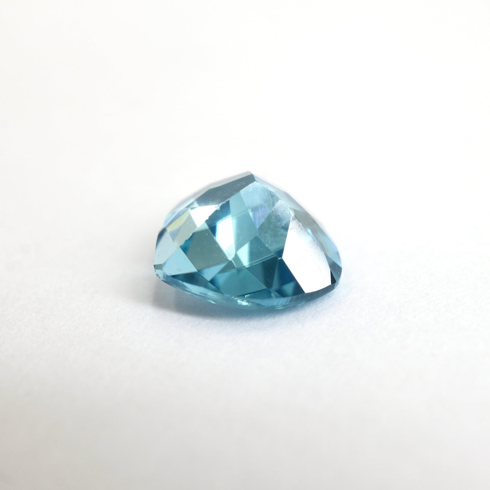 【天然ブルージルコン1.945ct】【Q024】