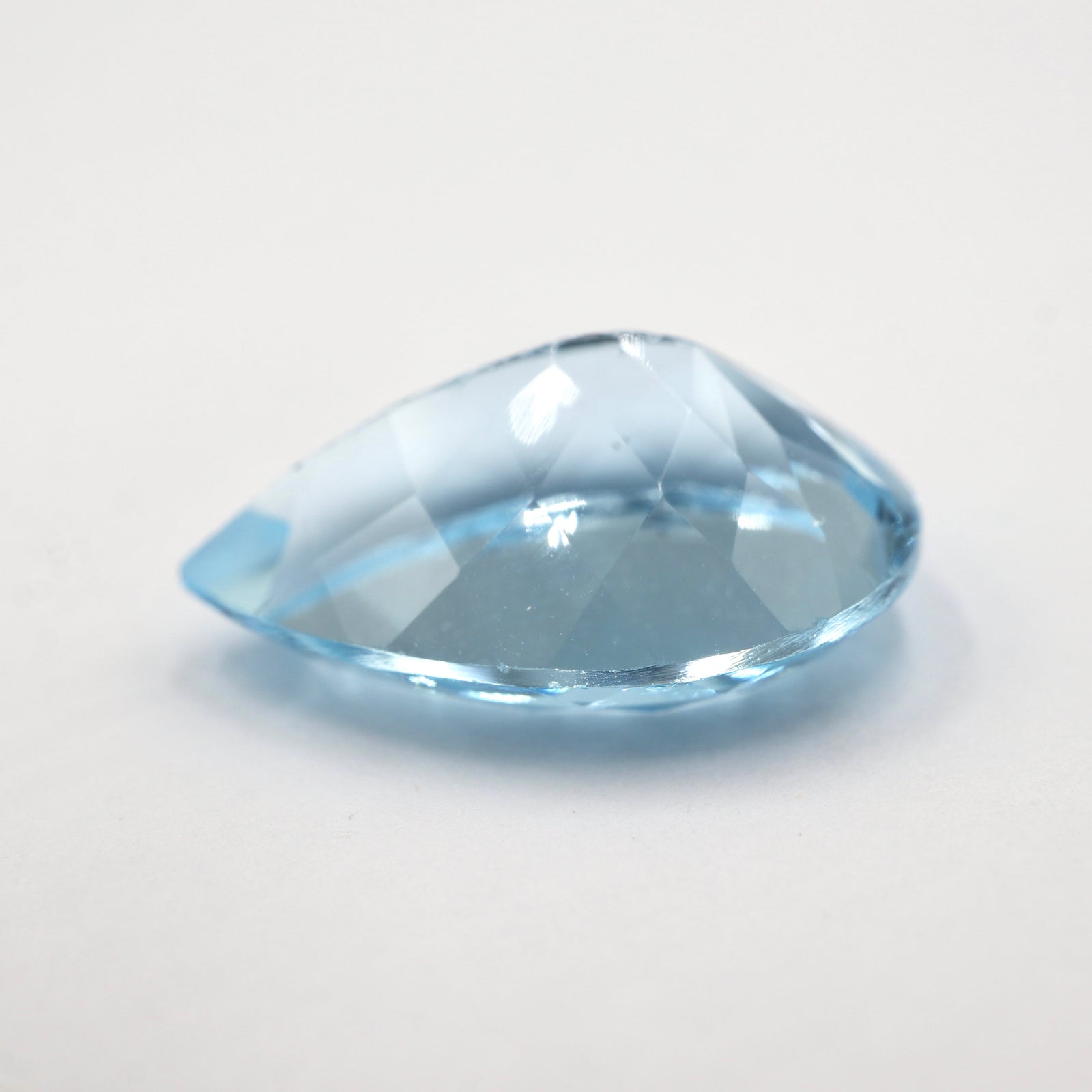 【天然ブルートパーズ12.597ct】【Q017】