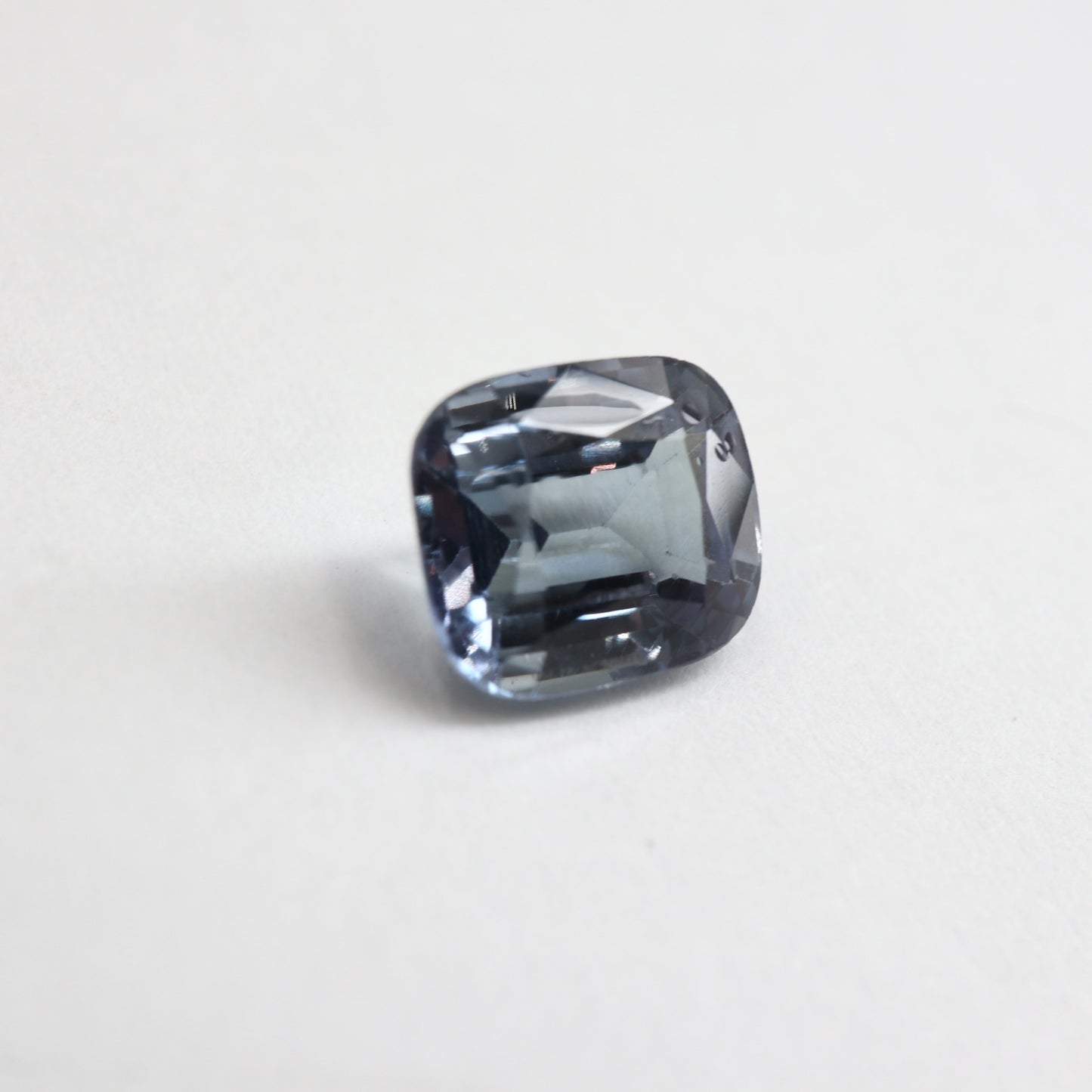 【シンセティックサファイア2.5ct】【J059】