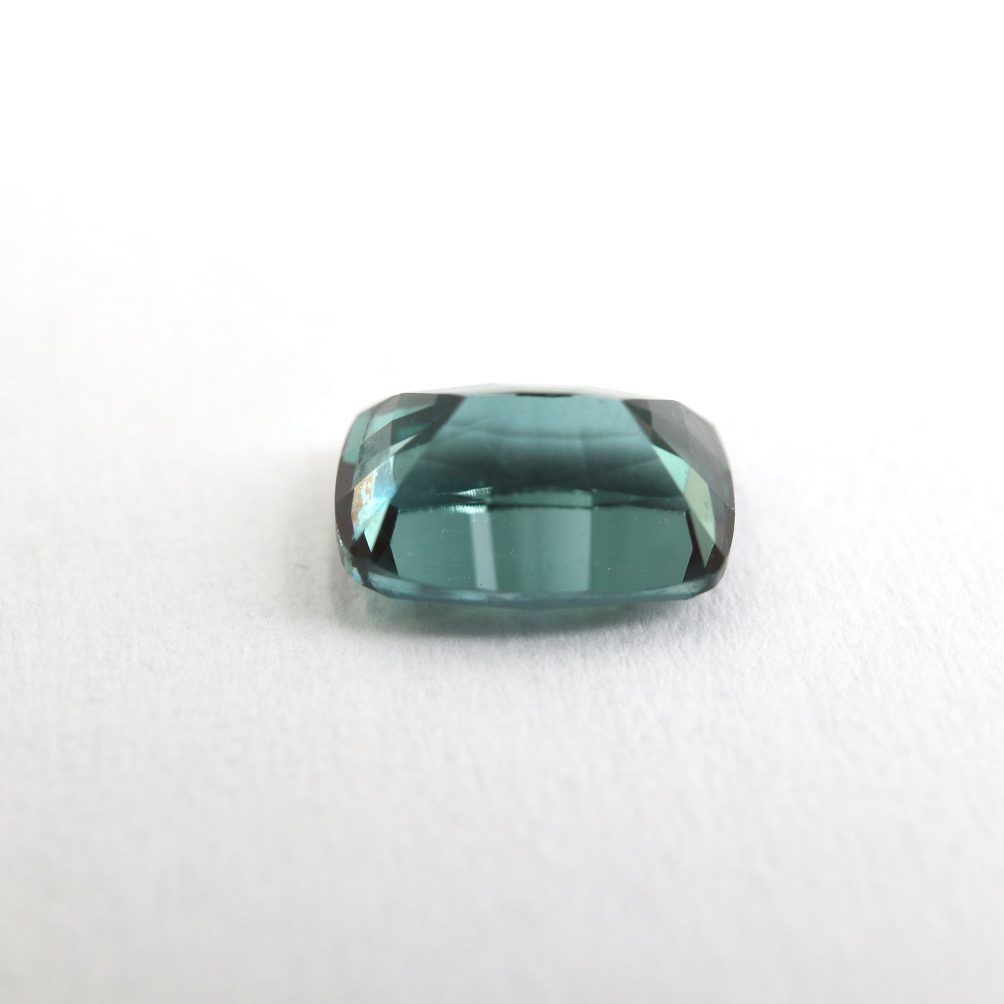 【シンセティックアレキサンドライト0.68ct】【N024】
