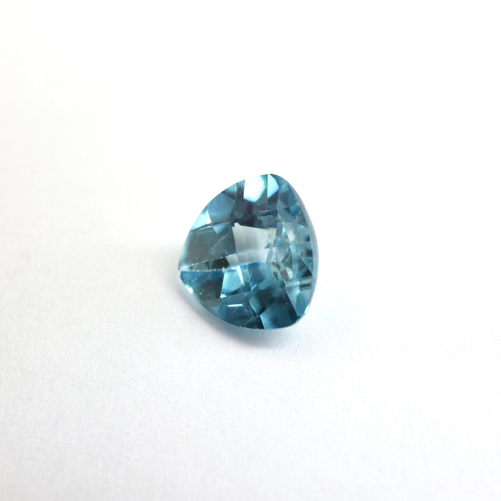 【天然ブルージルコン1.945ct】【Q024】