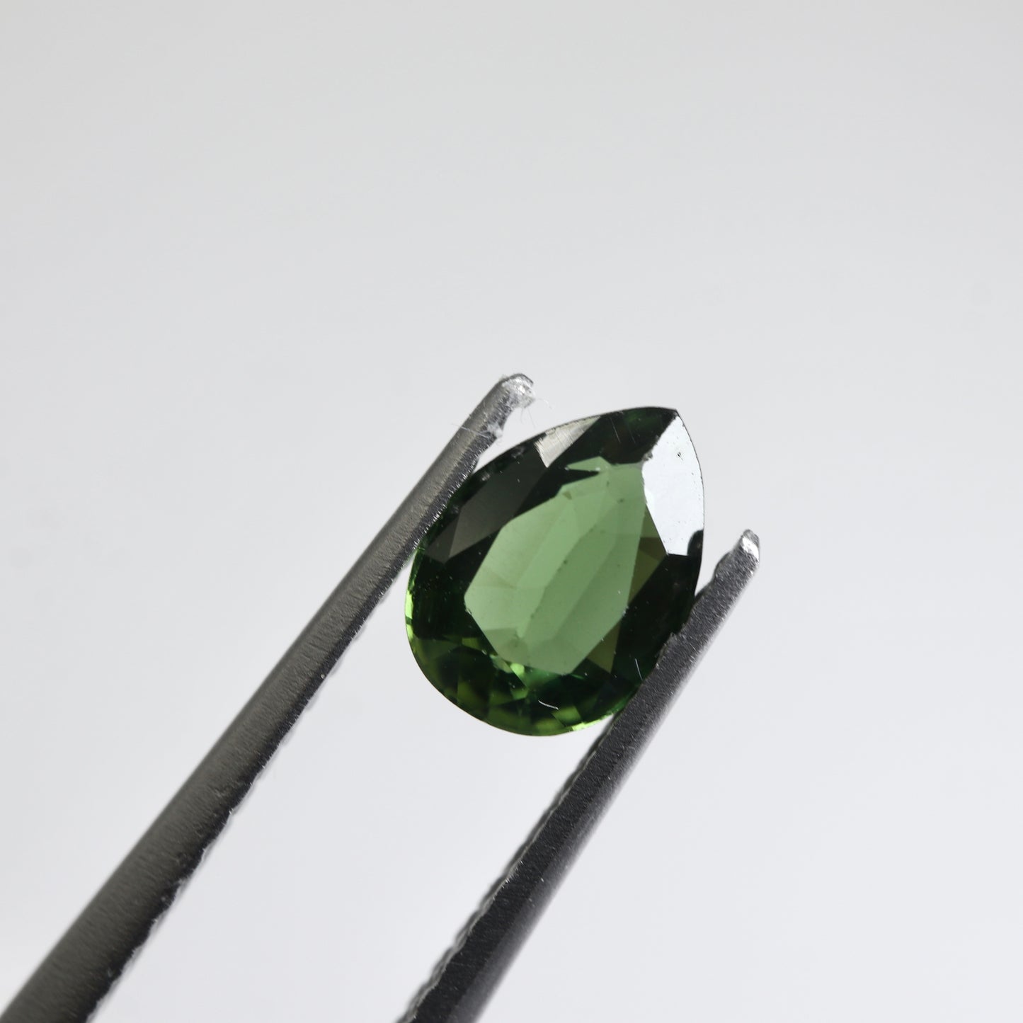 【天然グリーンサファイア0.965ct】【N096】